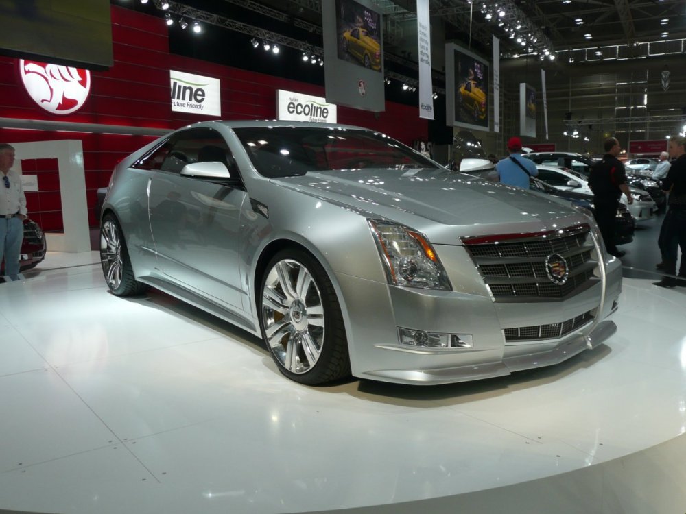 2008_Cadillac_CTS_coupe_(concept)_01.jpg