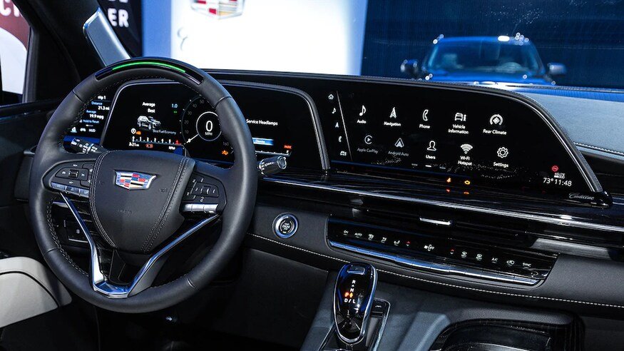 2021-Cadillac-Escalade-giant-curved-OLED-screen.jpg.31fb7d1b63639954d75556135b617f25.jpg
