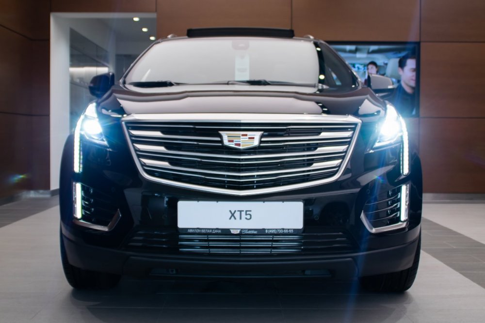Cadillac_XT5_Premium_черный_ext (1).jpg