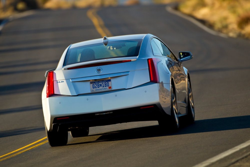 2014-Cadillac-ELR-136.jpg